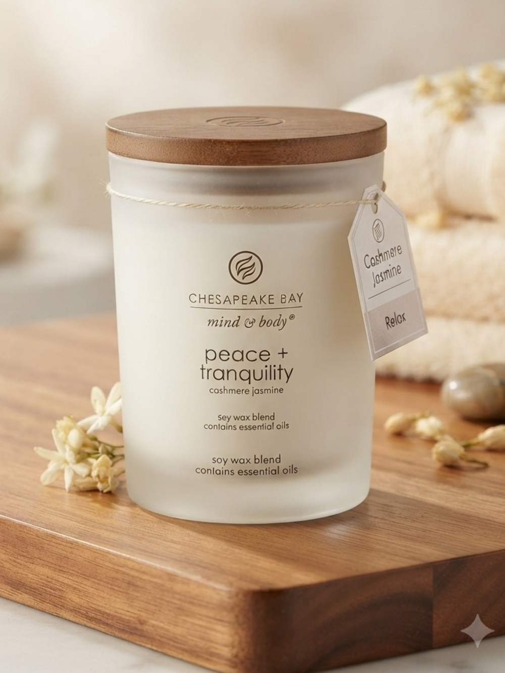 Chesapeake Bay Cashmere Jasmine Scented Candle in Frosted White Wood Lid 8.8 OZ - Picture 1 of 4